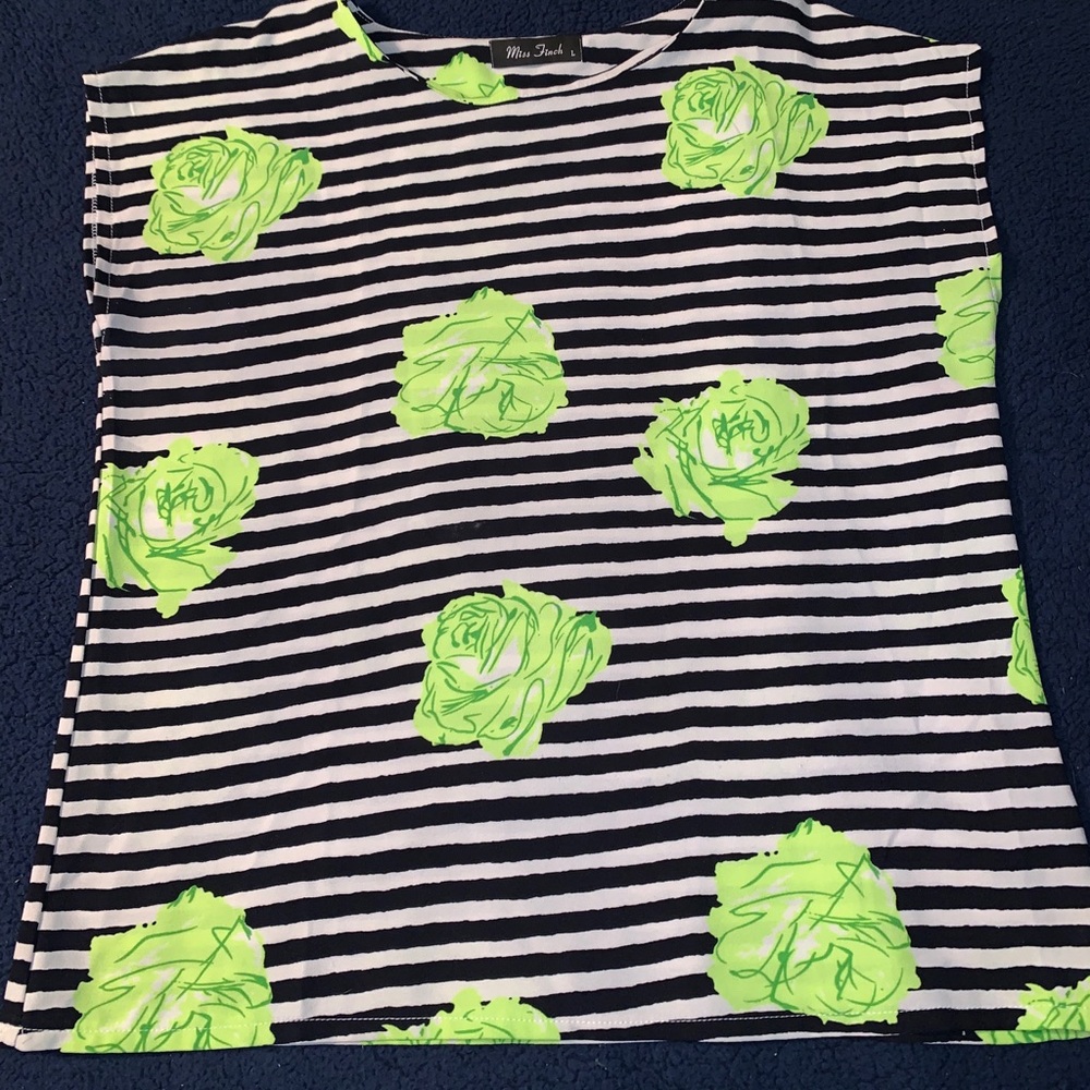 Sleeveless blouse